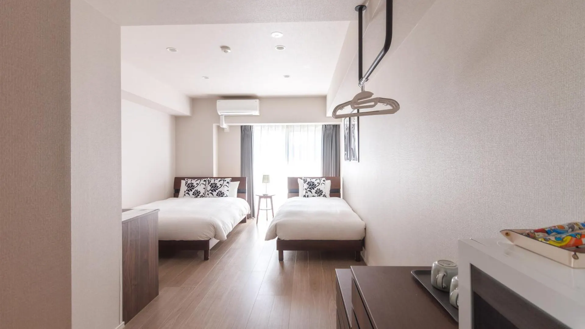 Lang Hotel Kameido: Convenient Stay with Netflix and Fireworks Views Tokyo 0*,  Japan