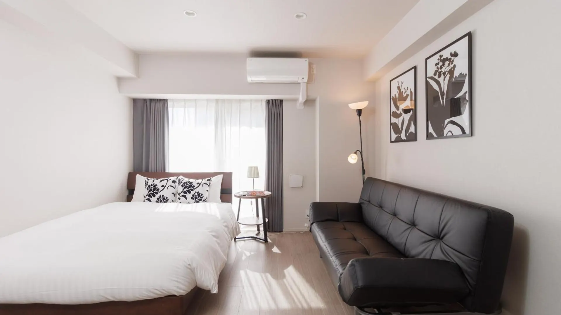 Apartment Lang Hotel Kameido: Convenient Stay with Netflix and Fireworks Views Tokyo