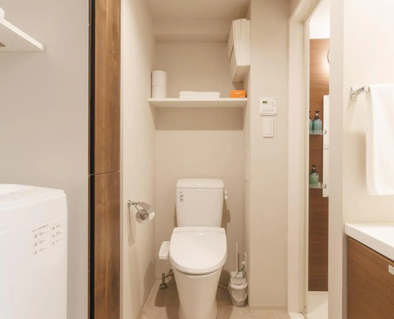 Apartment Lang Hotel Kameido: Convenient Stay with Netflix and Fireworks Views Tokyo