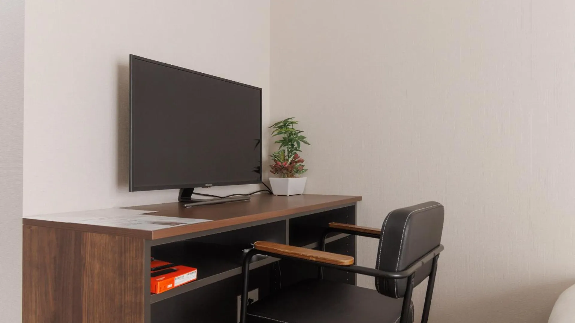 Apartment Lang Hotel Kameido: Convenient Stay with Netflix and Fireworks Views Tokyo Japan