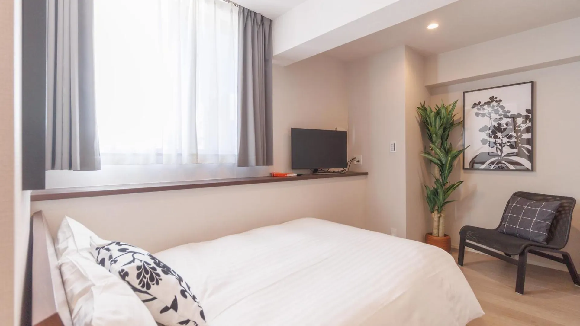 Apartment Lang Hotel Kameido: Convenient Stay with Netflix and Fireworks Views Tokyo