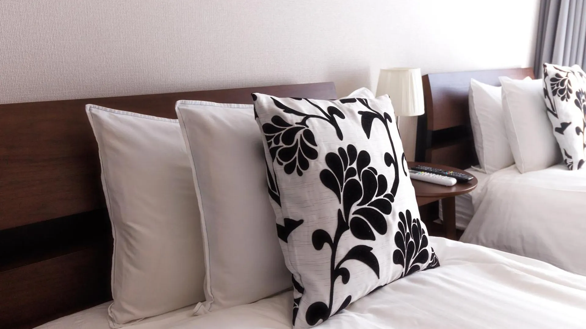 Apartment Lang Hotel Kameido: Convenient Stay with Netflix and Fireworks Views Tokyo Japan