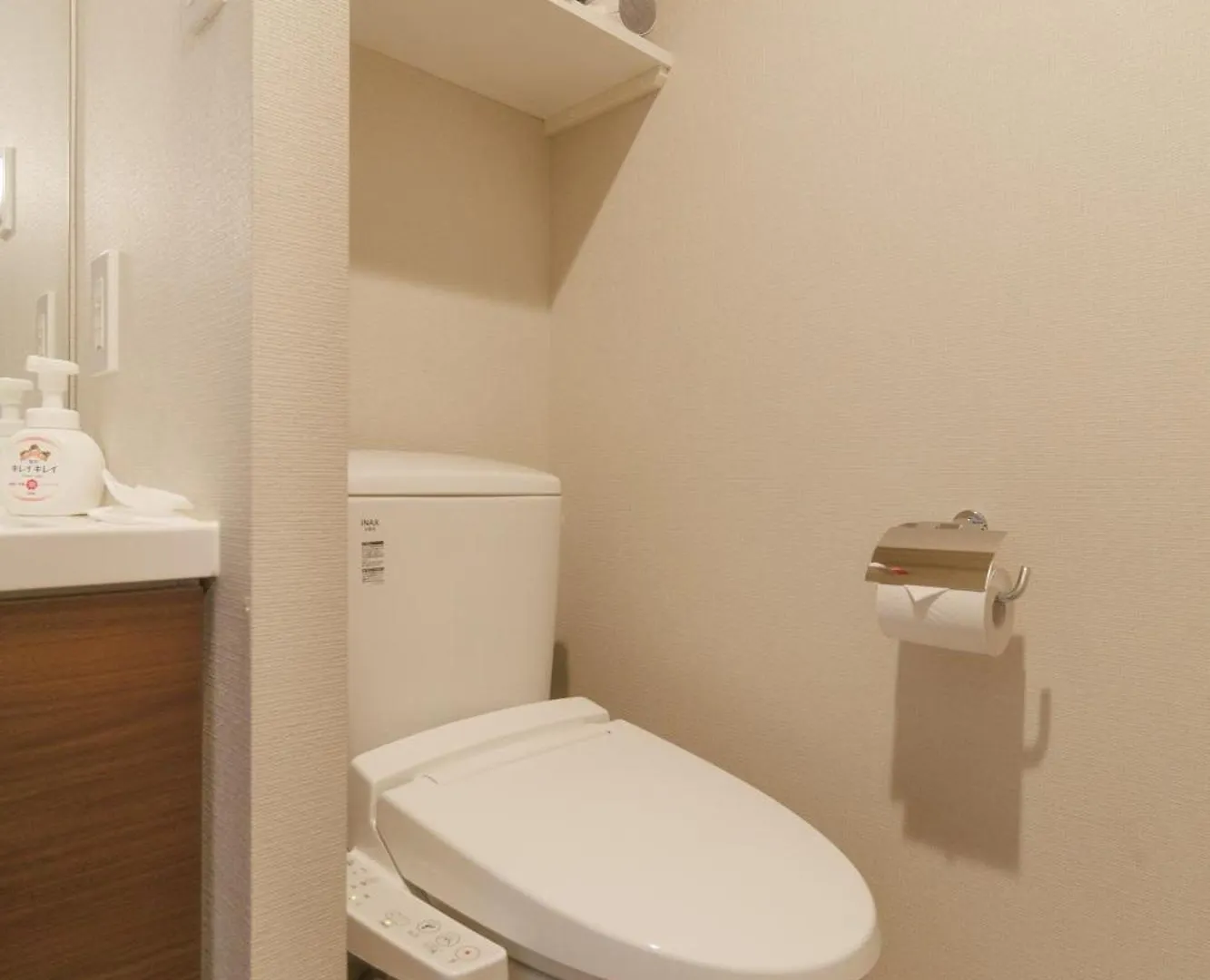 Apartment Lang Hotel Kameido: Convenient Stay with Netflix and Fireworks Views Tokyo